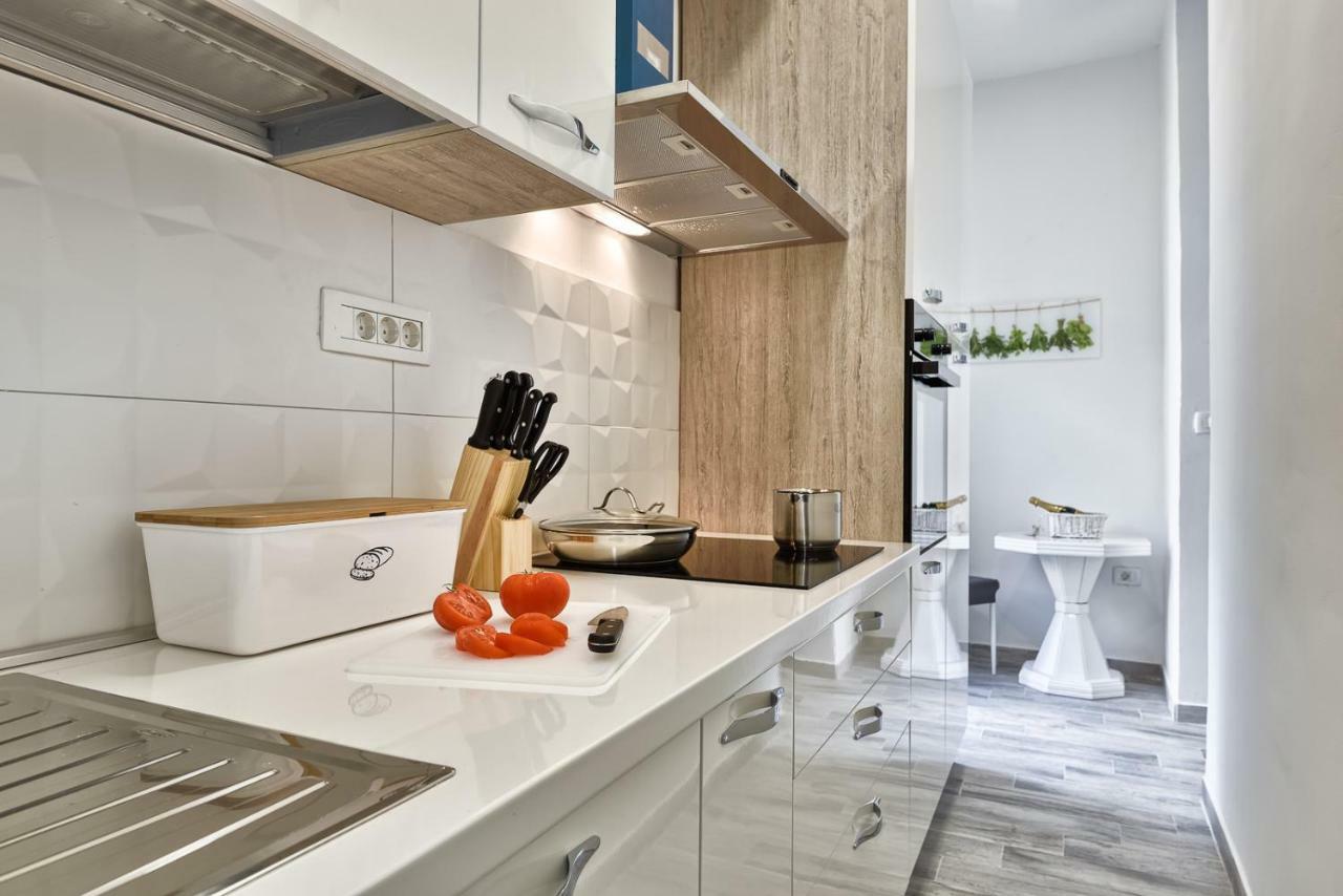 Apartment 20m From Arena Pula